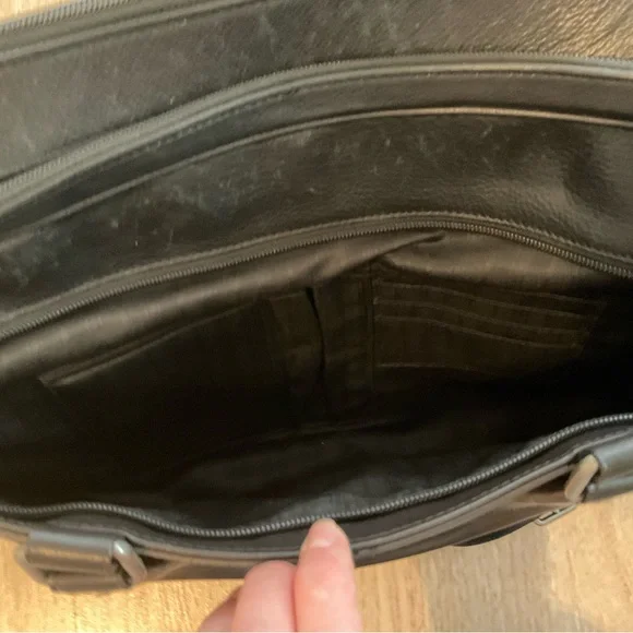 Tumi Business Bag 69730HKO Berwick Double Zip Leather Black